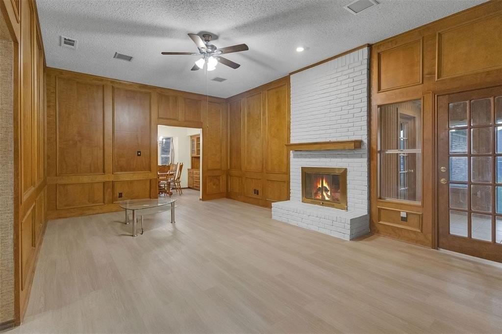 421 Pebblecreek Drive - Photo 5 of 28