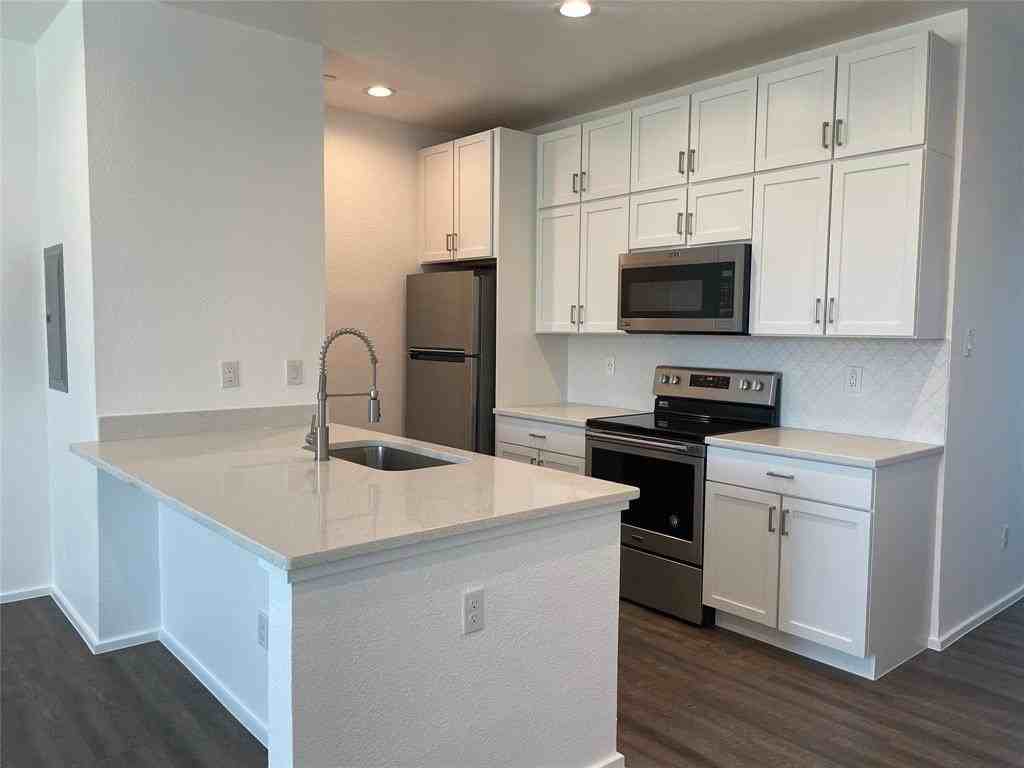 3275 Dallas St #307 - Photo 4 of 10