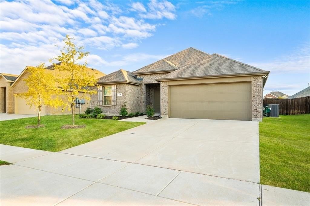 413 Auburn Forest Drive - Photo 2 of 27