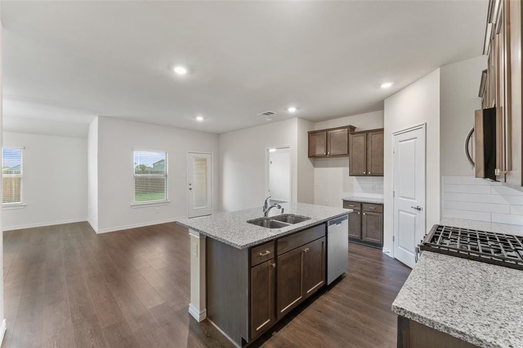 413 Auburn Forest Drive - Photo 5 of 27