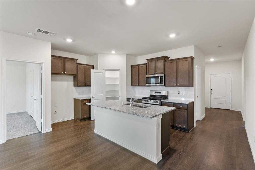 413 Auburn Forest Drive - Photo 6 of 27