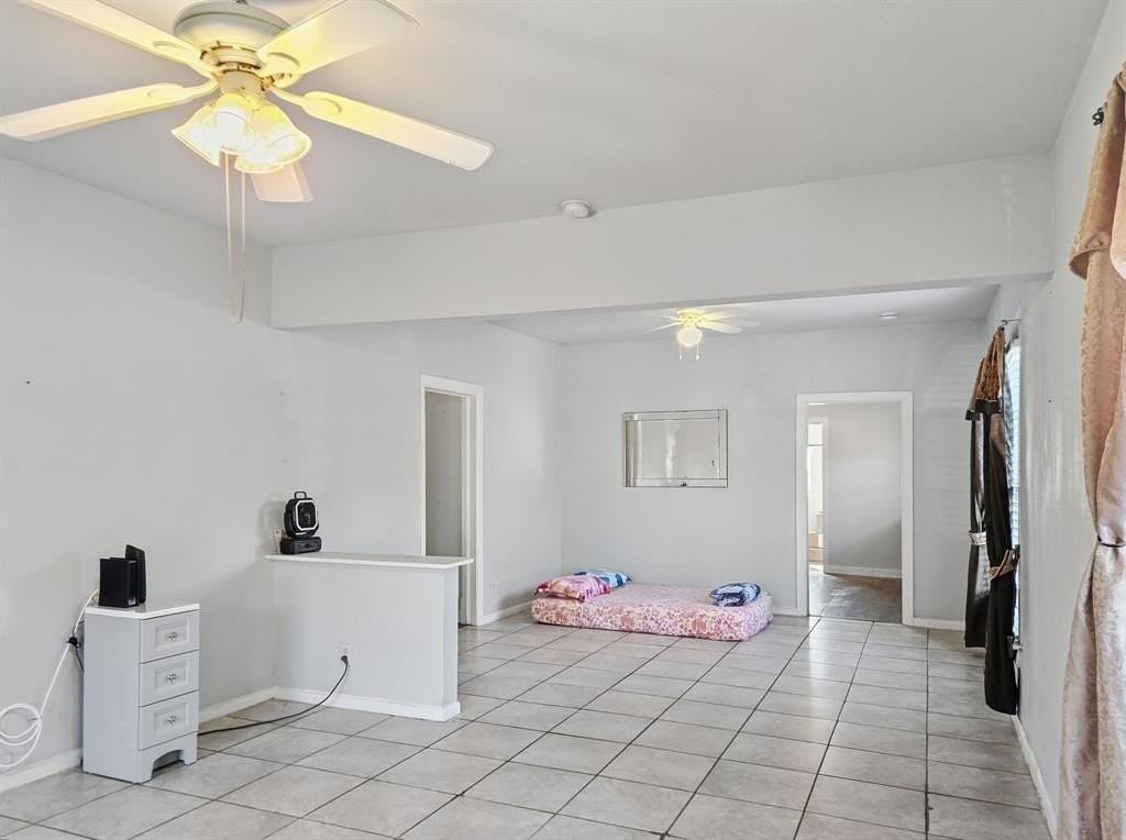 823 South Beacon Street - Photo 6 of 18