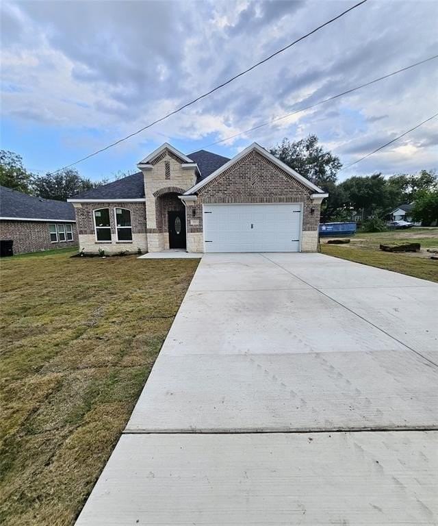 202 E 1st North St - Photo 2 of 36