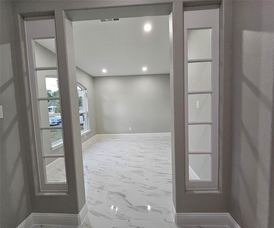 202 E 1st North St - Photo 5 of 36