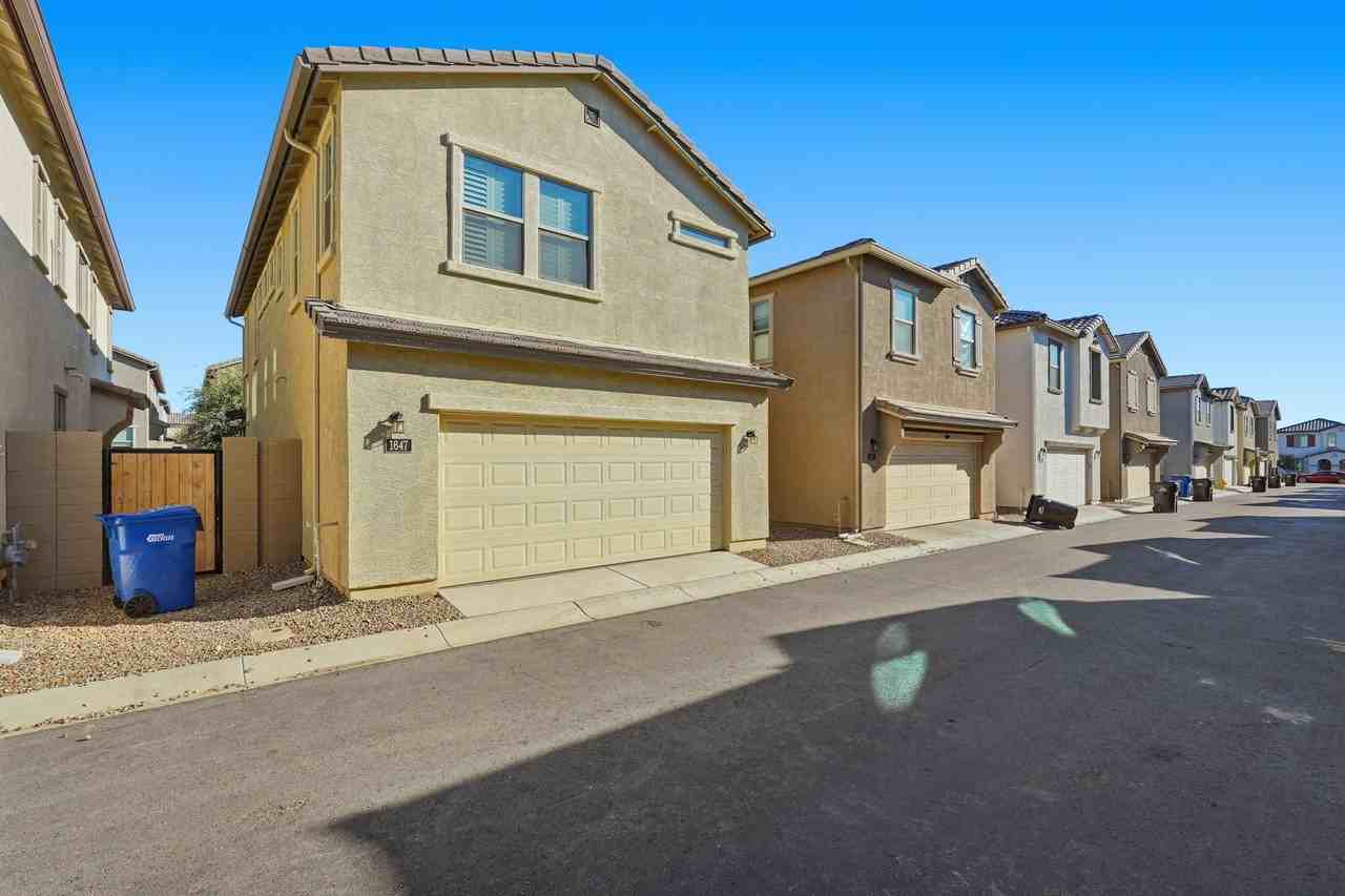 1647 South 83rd Place #1 - Photo 4 of 43