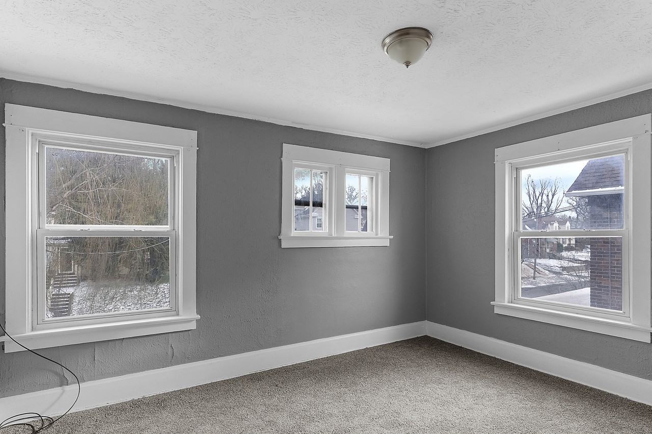 404 Bentley Avenue #1 - Photo 4 of 18