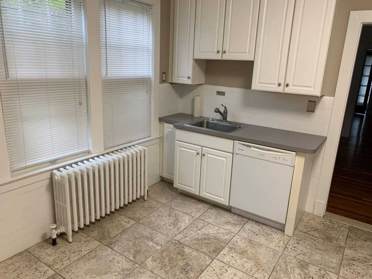 11 Elliott Pl - Photo 7 of 14