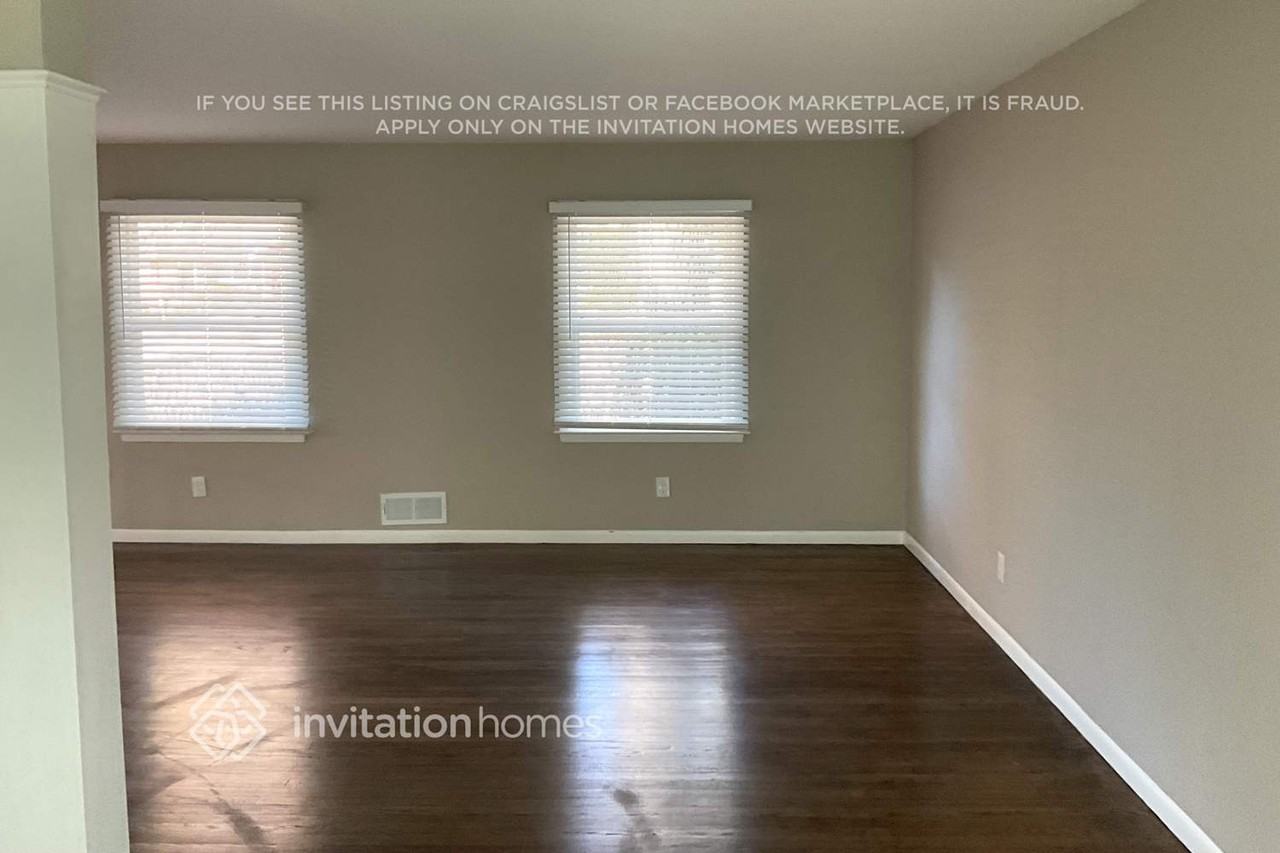 2132 Rosewood Rd - Photo 3 of 14