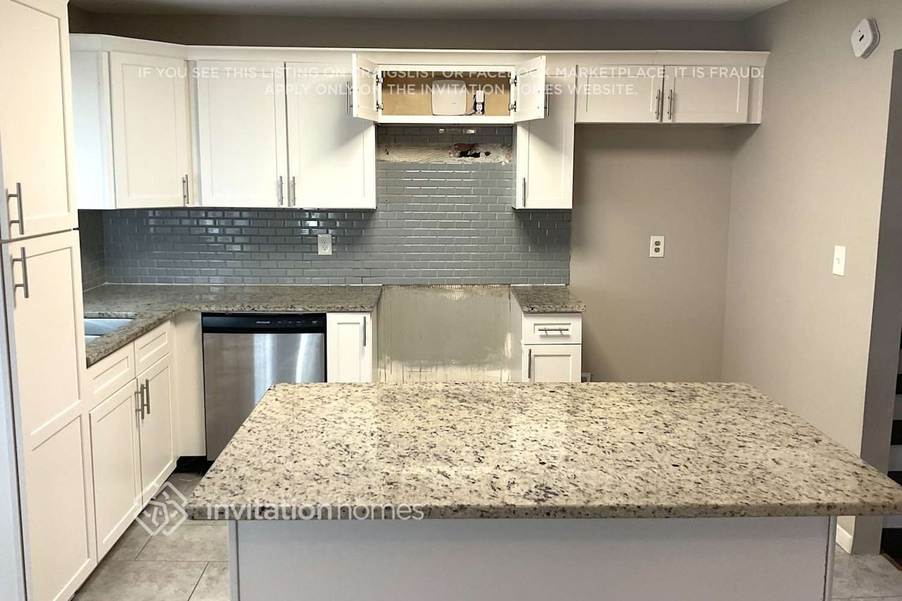 2132 Rosewood Rd - Photo 4 of 14