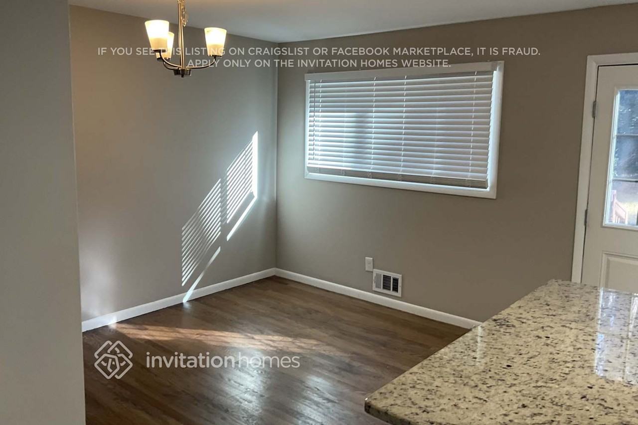 2132 Rosewood Rd - Photo 5 of 14