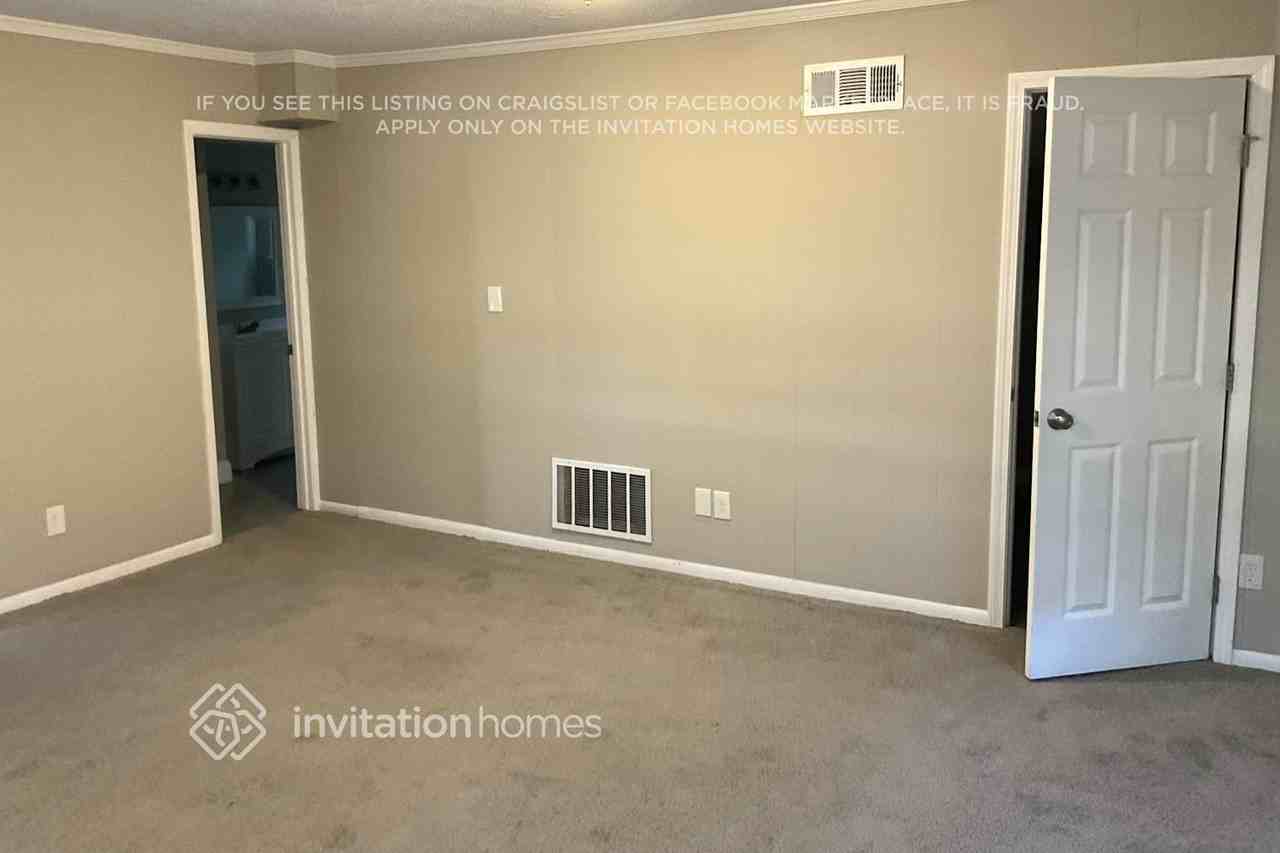 2132 Rosewood Rd - Photo 6 of 14