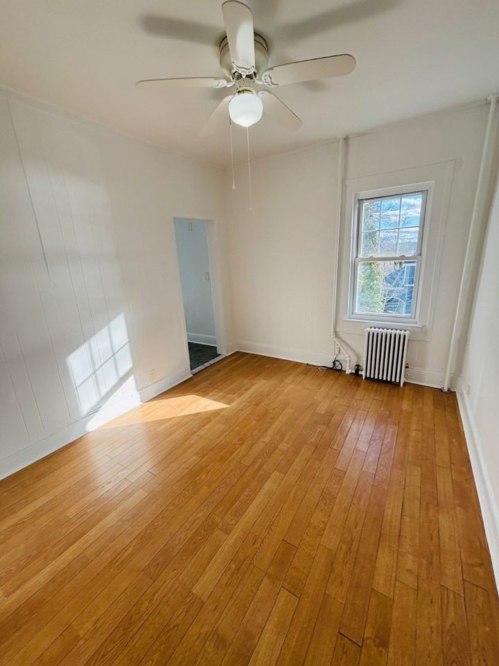 420 Littleworth Ln #8 - Photo 3 of 11