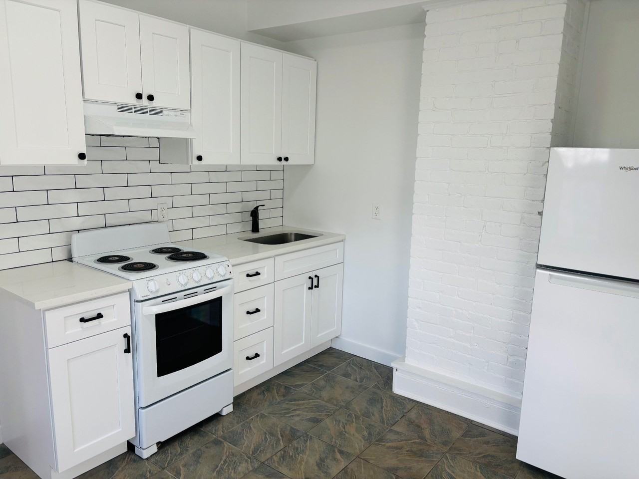 420 Littleworth Ln #8 - Photo 5 of 11