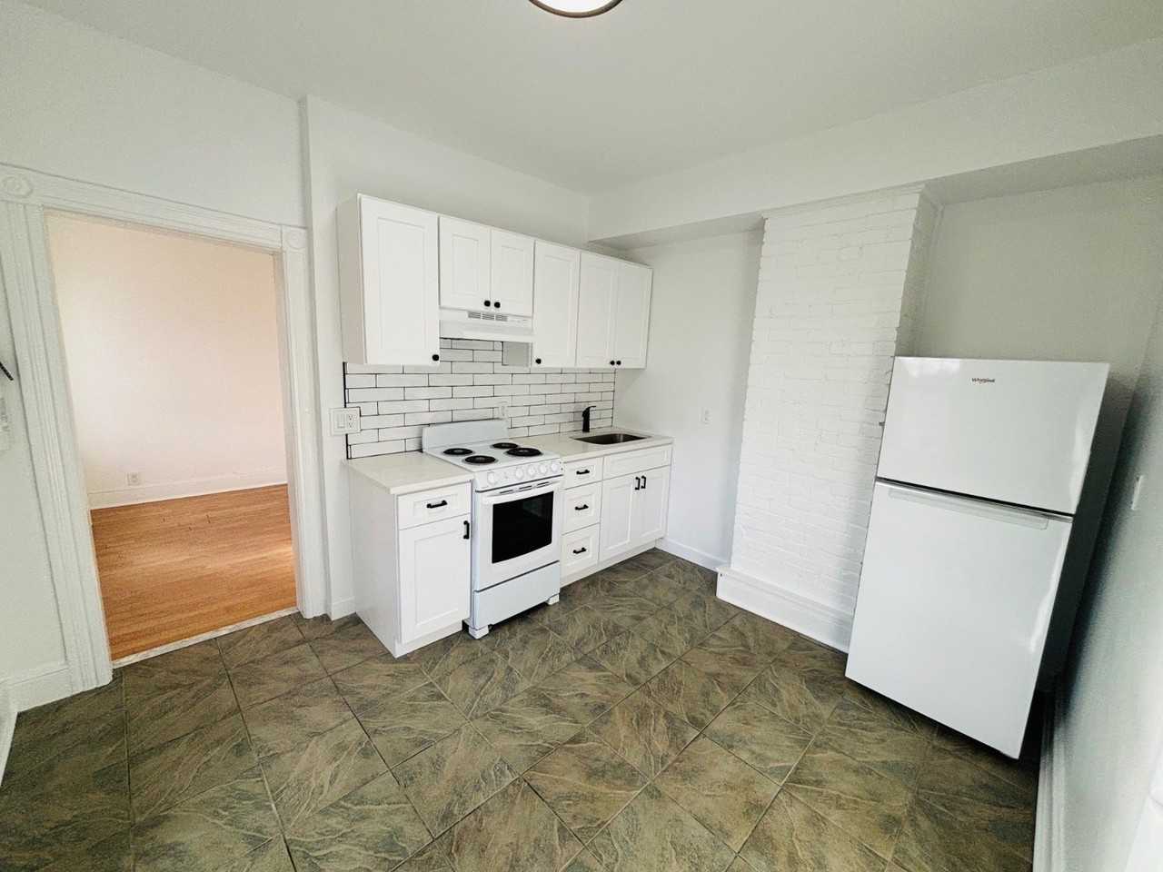 420 Littleworth Ln #8 - Photo 6 of 11