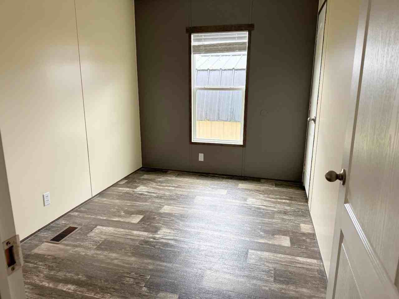 580 Flatwoods Way - Photo 7 of 10