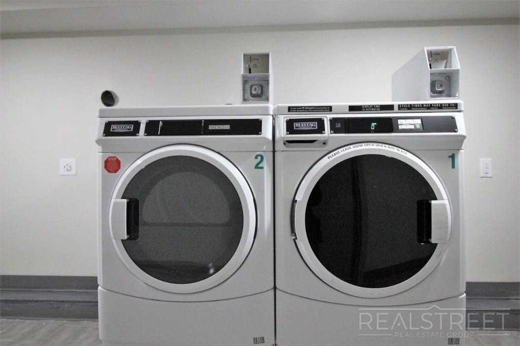 1166 Saint Johns Pl #3B - Photo 7 of 9