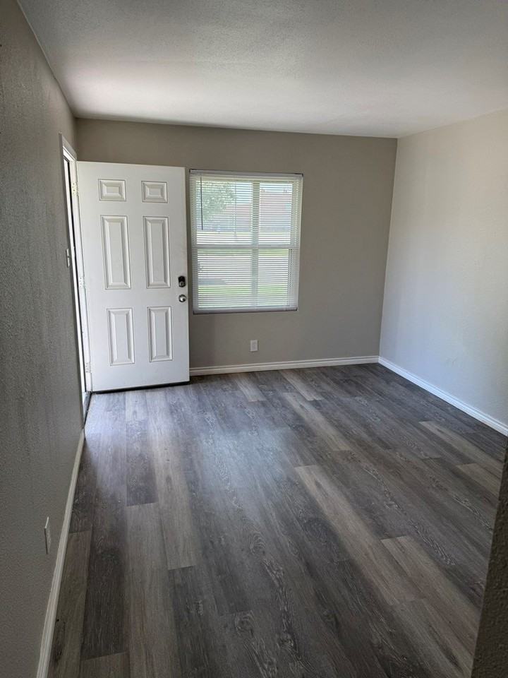 319 East 29th Street - Photo 2 of 16