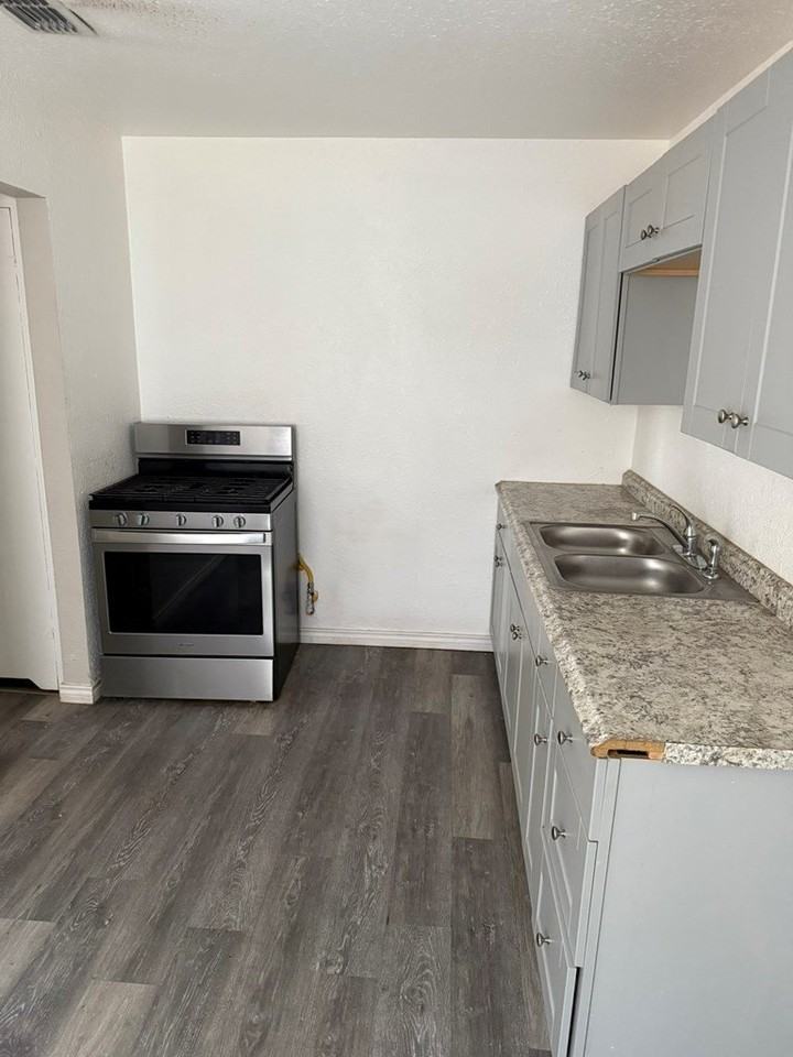 319 East 29th Street - Photo 4 of 16