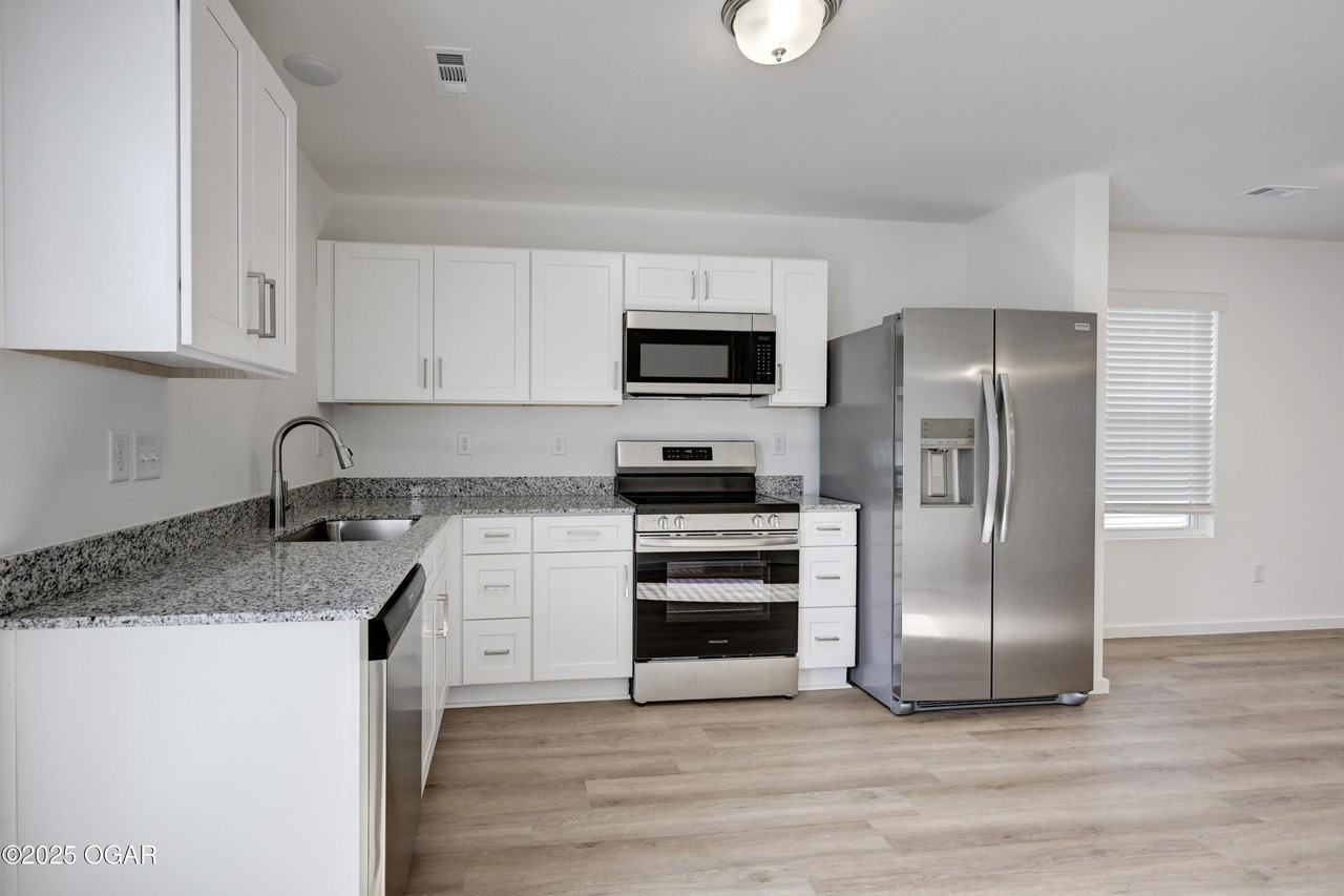 2632 E 4th St - Photo 4 of 12