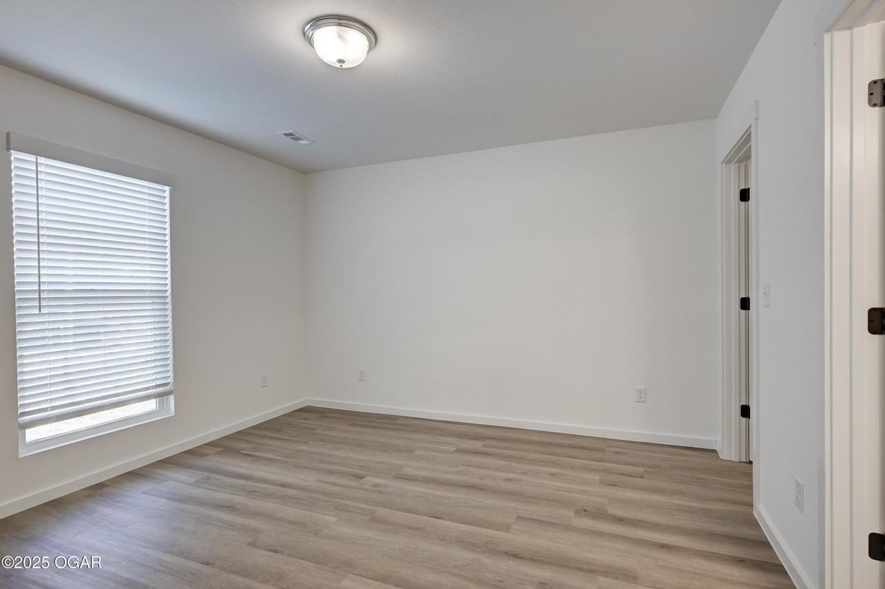 2632 E 4th St - Photo 6 of 12