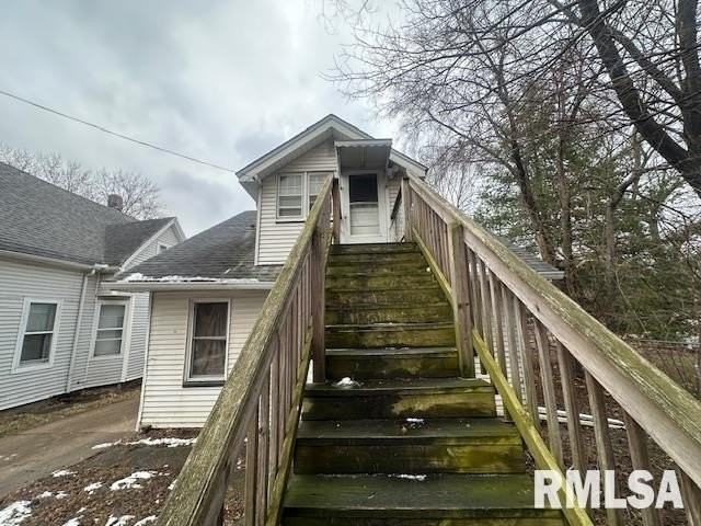 2305 Northeast Monroe Street #B - Photo 3 of 9