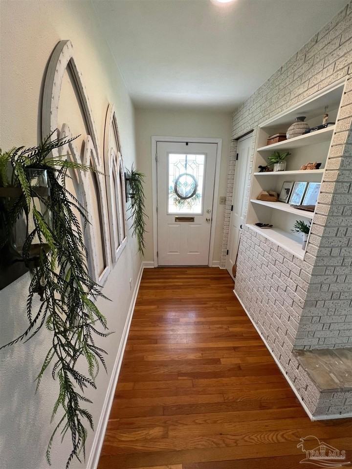 320 Gamarra Road - Photo 3 of 29