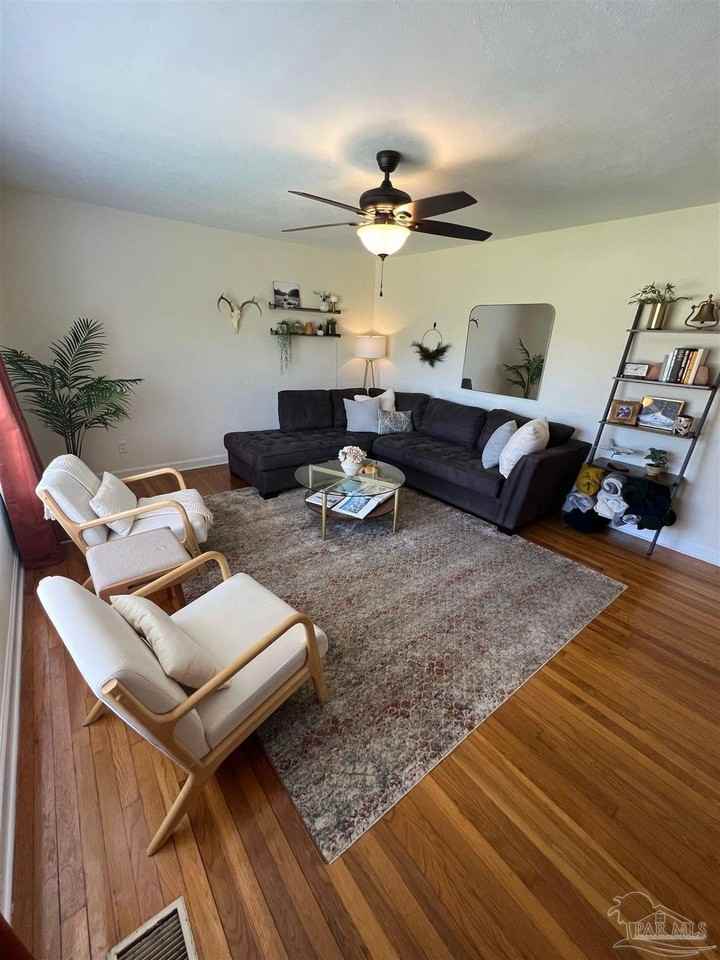 320 Gamarra Road - Photo 6 of 29