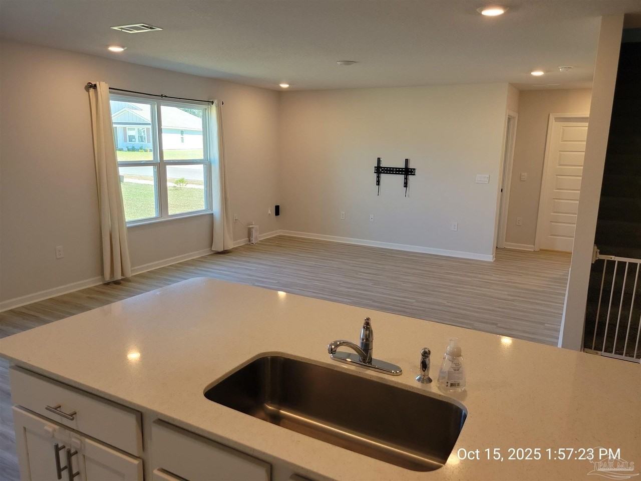 441 Scarborough St - Photo 5 of 13