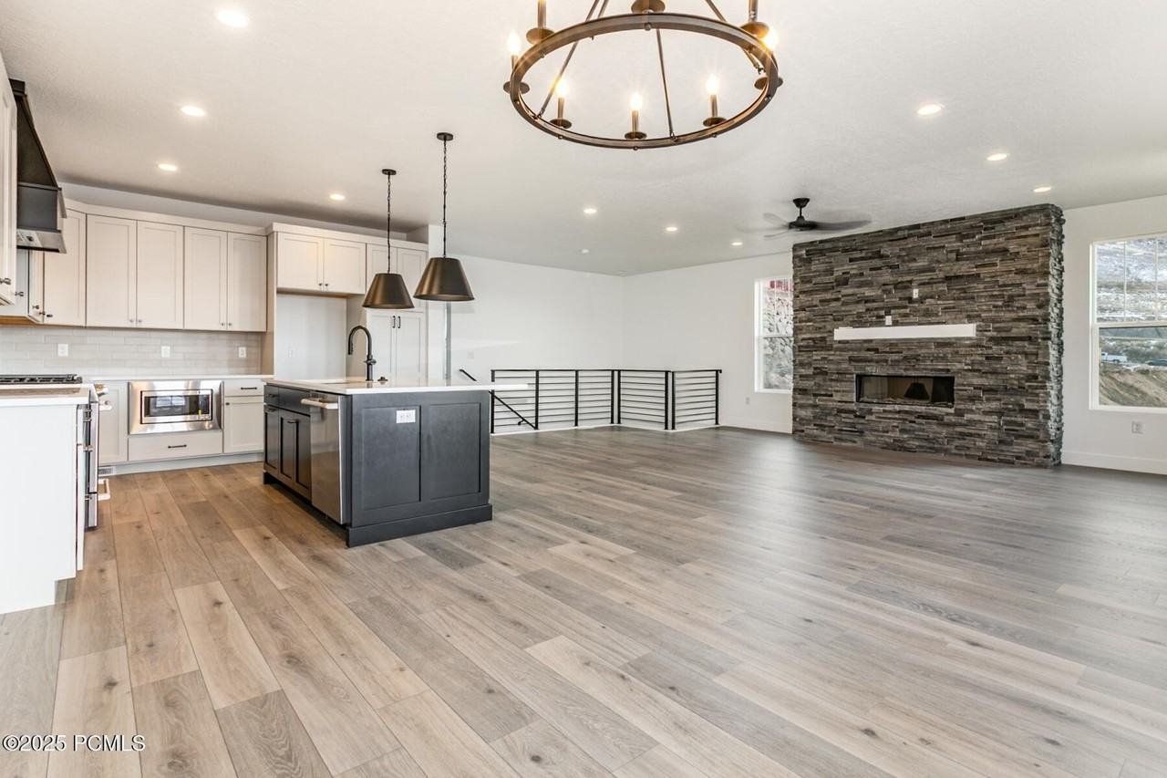 5996 Fairview Drive - Photo 2 of 25