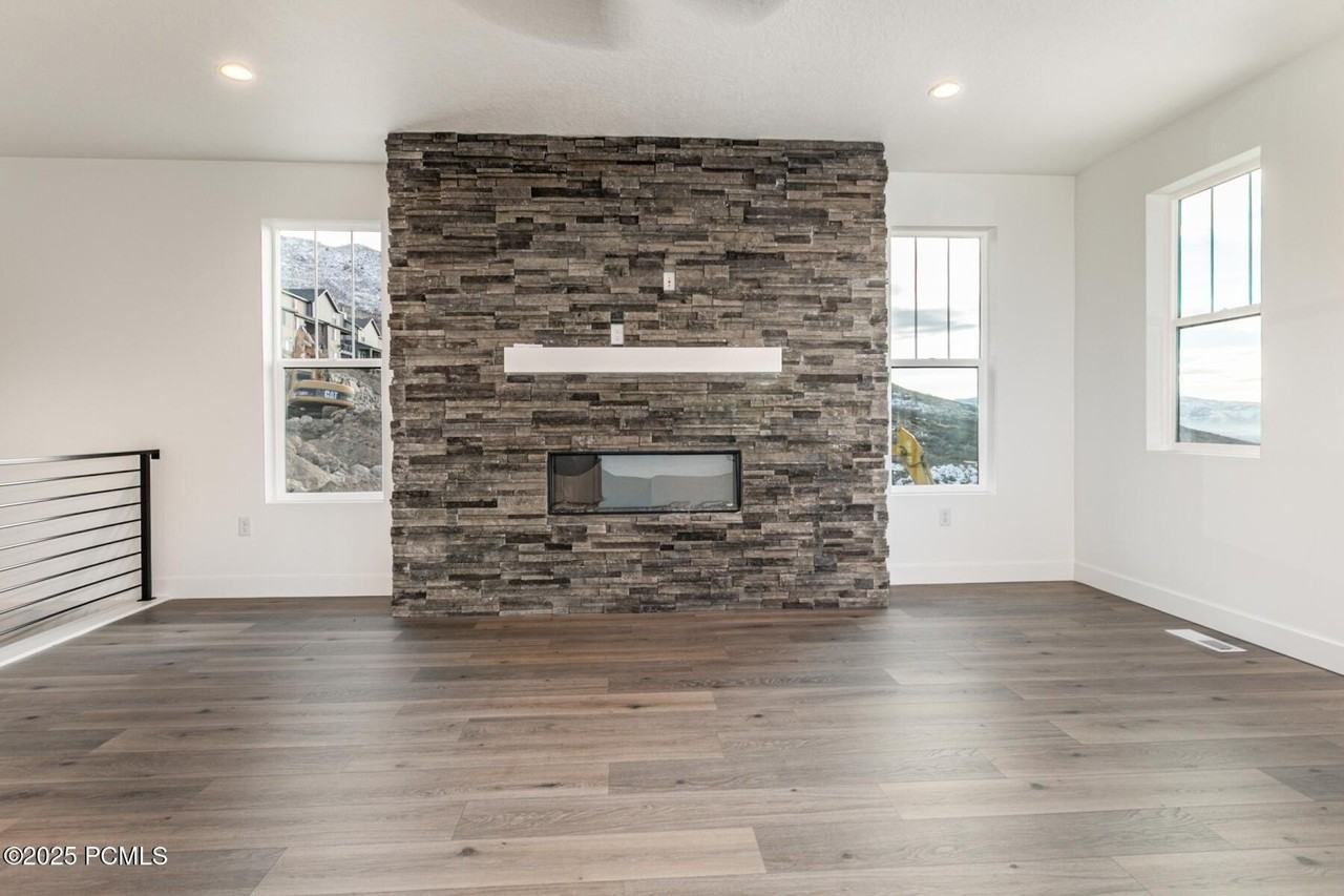 5996 Fairview Drive - Photo 3 of 25