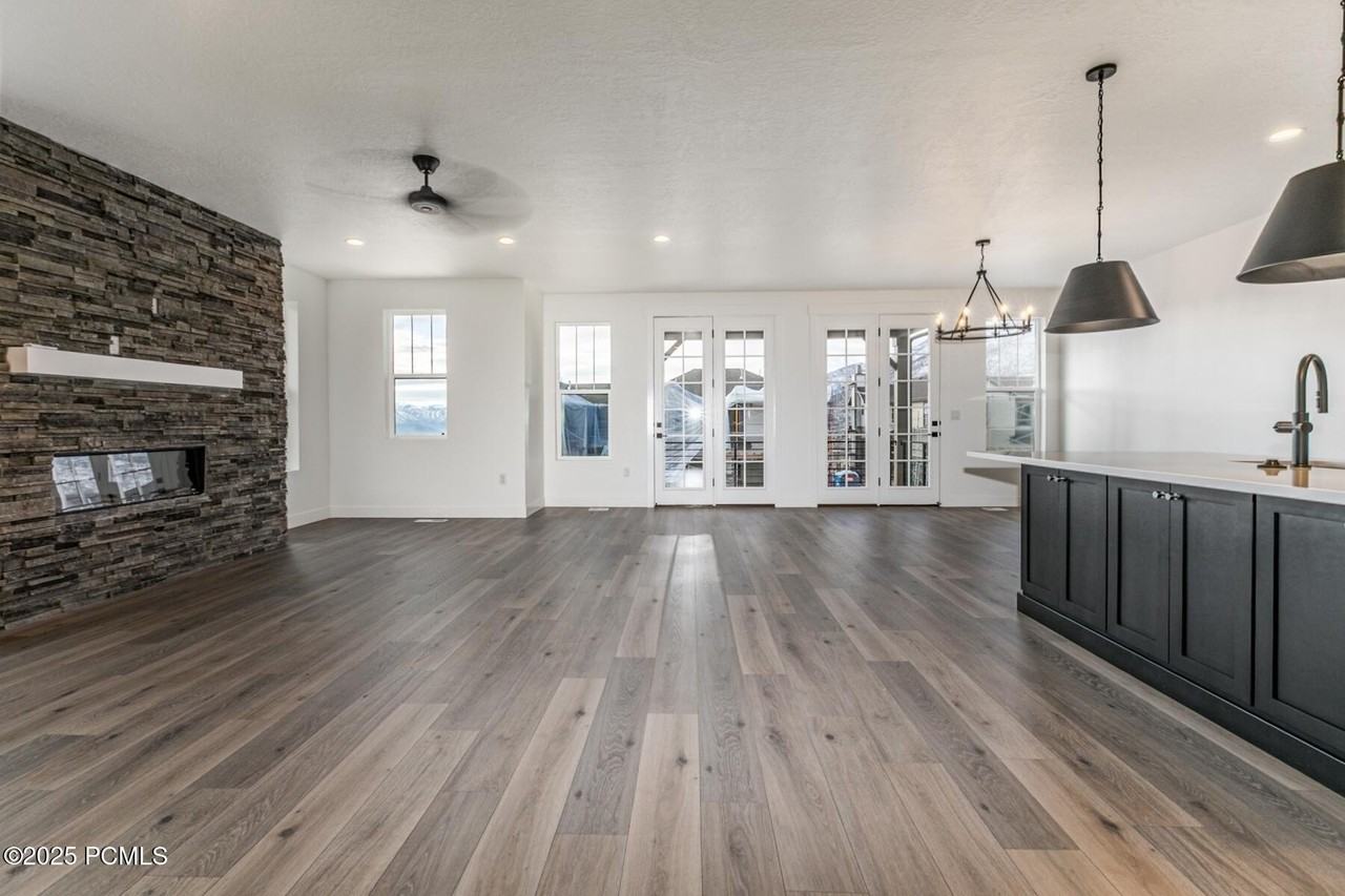 5996 Fairview Drive - Photo 4 of 25