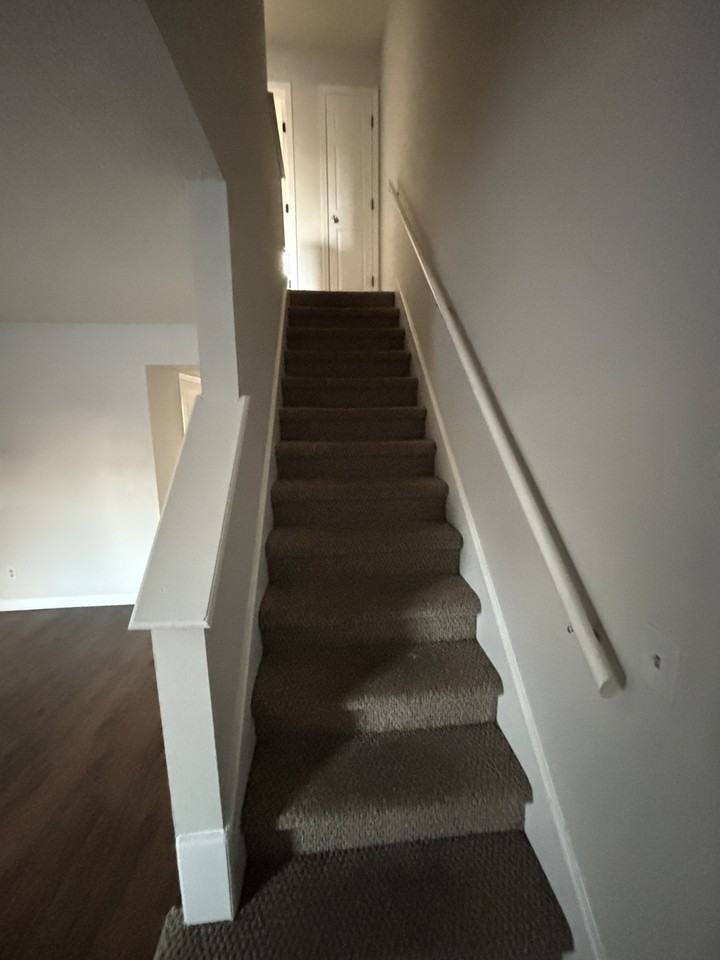 120 Hillridge Ct #B - Photo 2 of 14