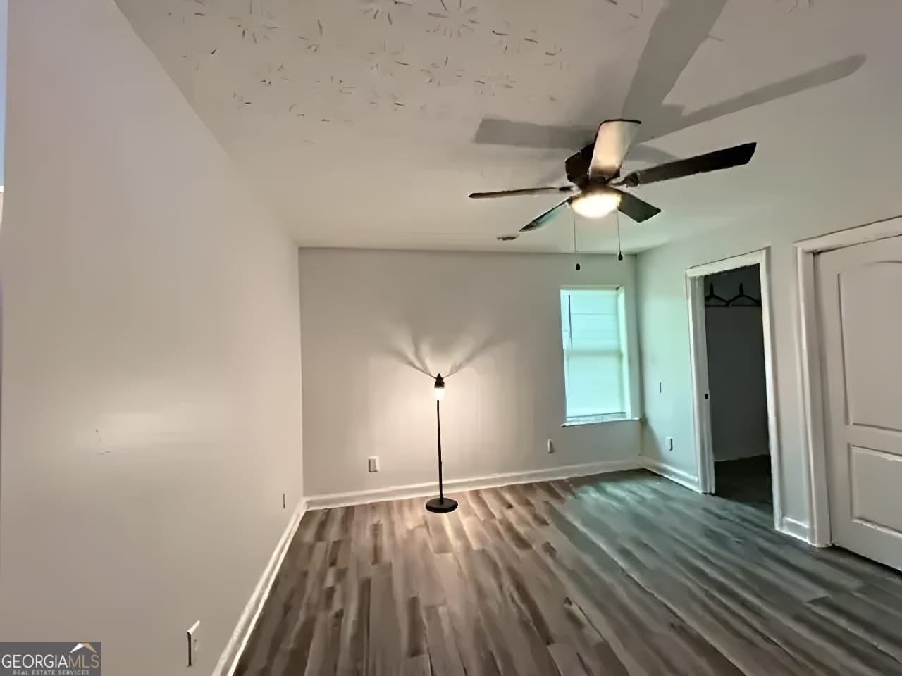 5047 Chupp Way Circle - Photo 4 of 8