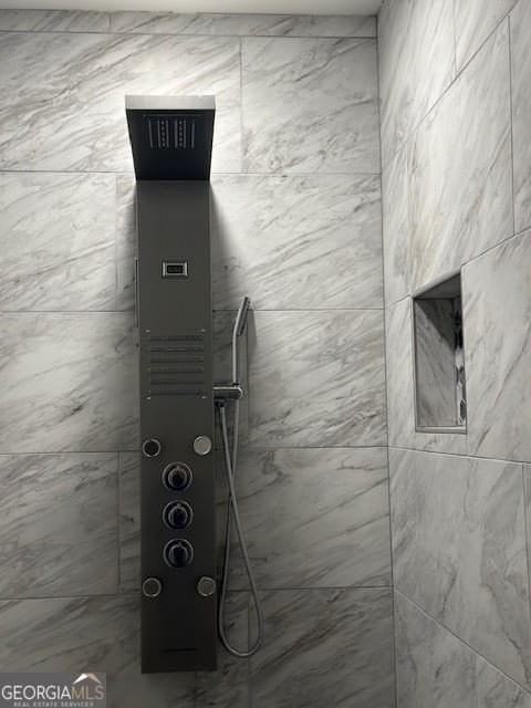 222 Taylor Circle - Photo 4 of 12