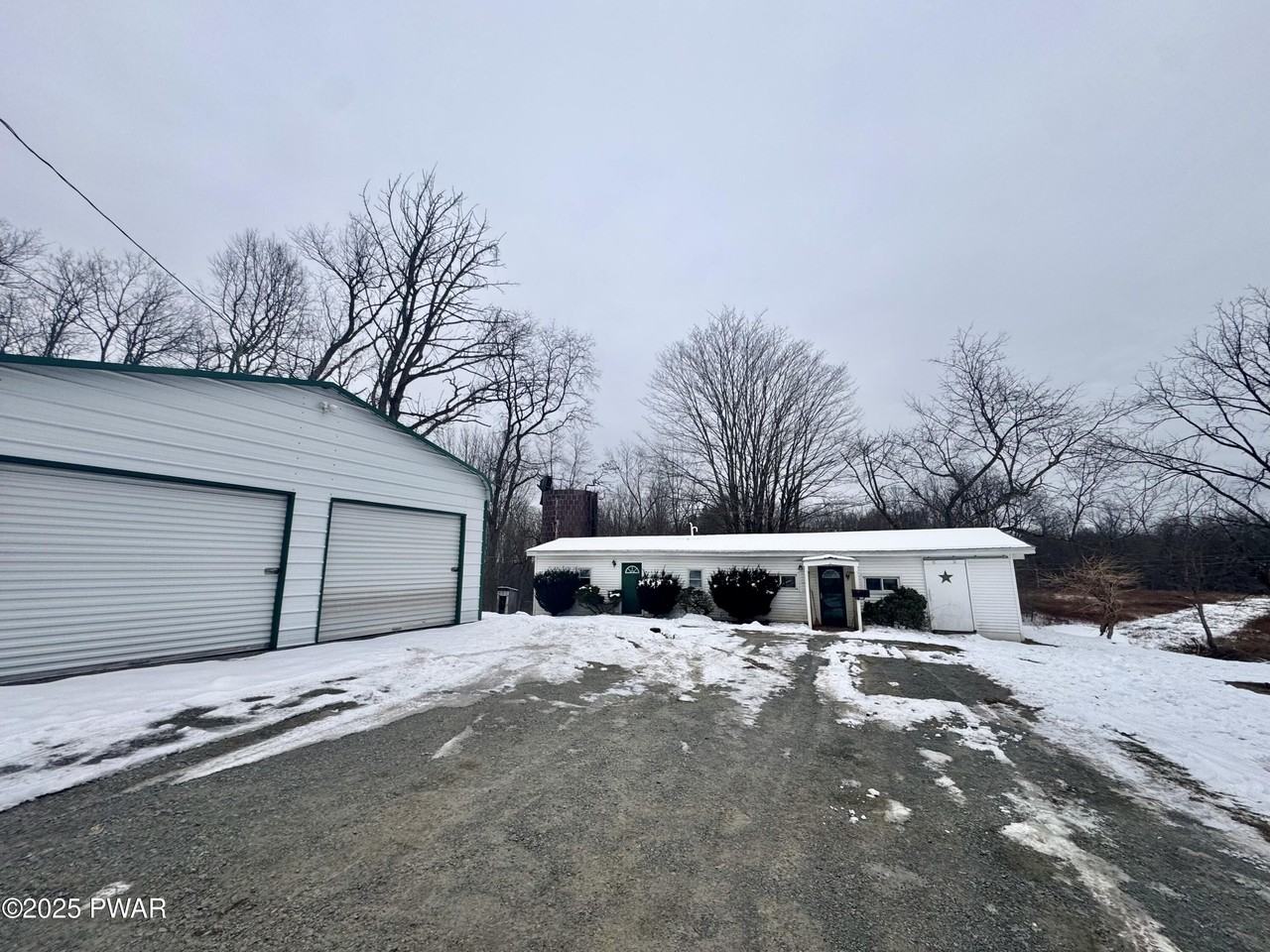 2566 Easton Turnpike - Photo 4 of 24