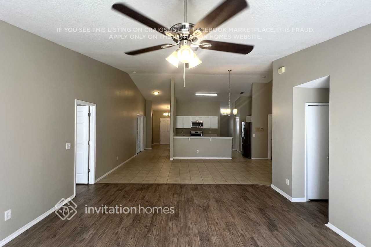 924 Woodson Hammock Cir - Photo 3 of 14