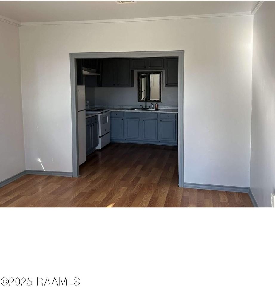 918 Hopkins Street - Photo 2 of 12