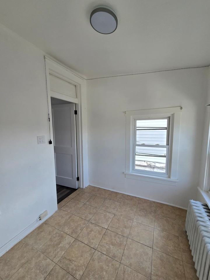 1512 Centre Ave #2 - Photo 4 of 11