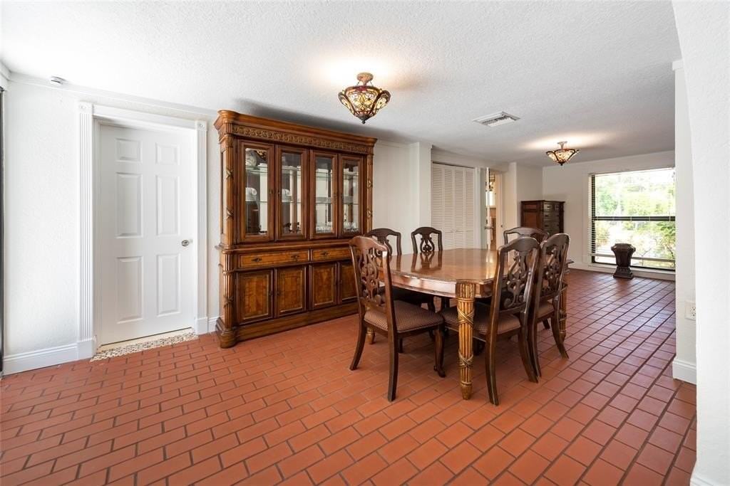 3412 Leigh Road - Photo 7 of 36