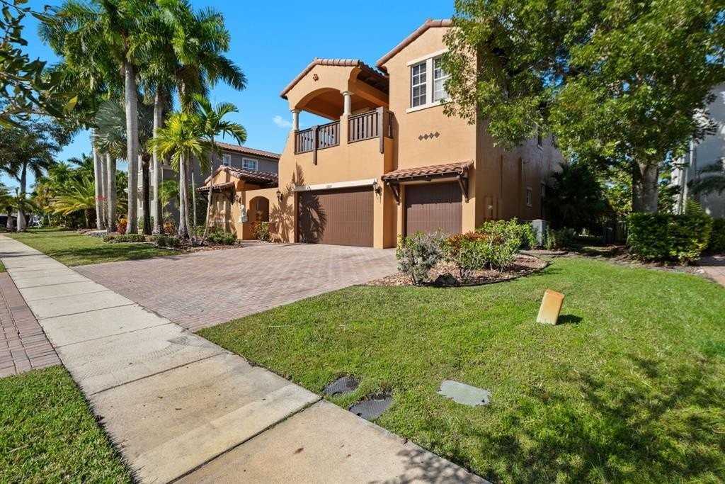 12225 Nw 71st St - Photo 3 of 22