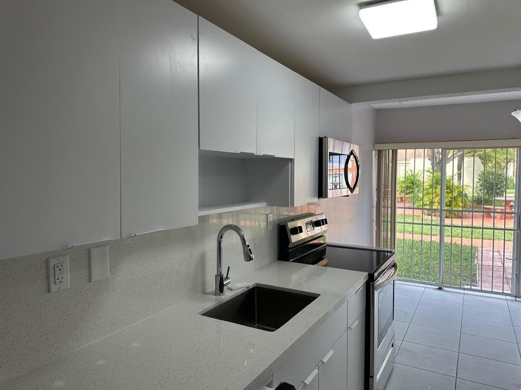 9331 Southwest 4th Street #104B - Photo 4 of 11