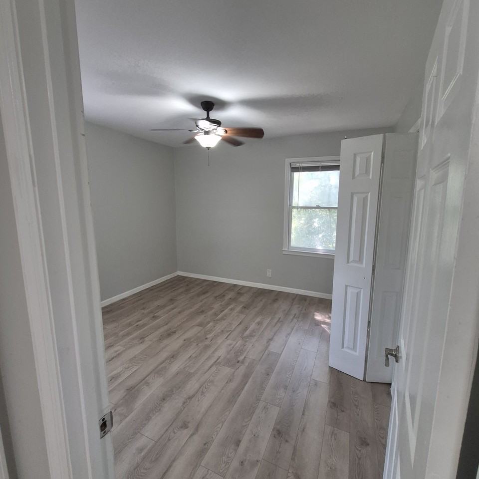 195 Springdale Ct #1 - Photo 7 of 10