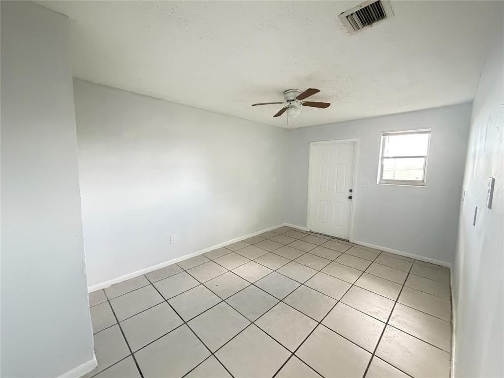 2872 Northwest 15th Court - Photo 4 of 10