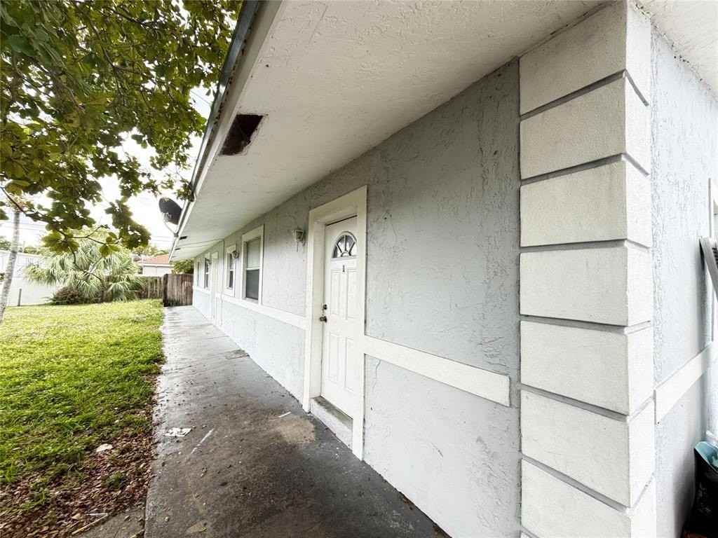 2872 Northwest 15th Court - Photo 5 of 10