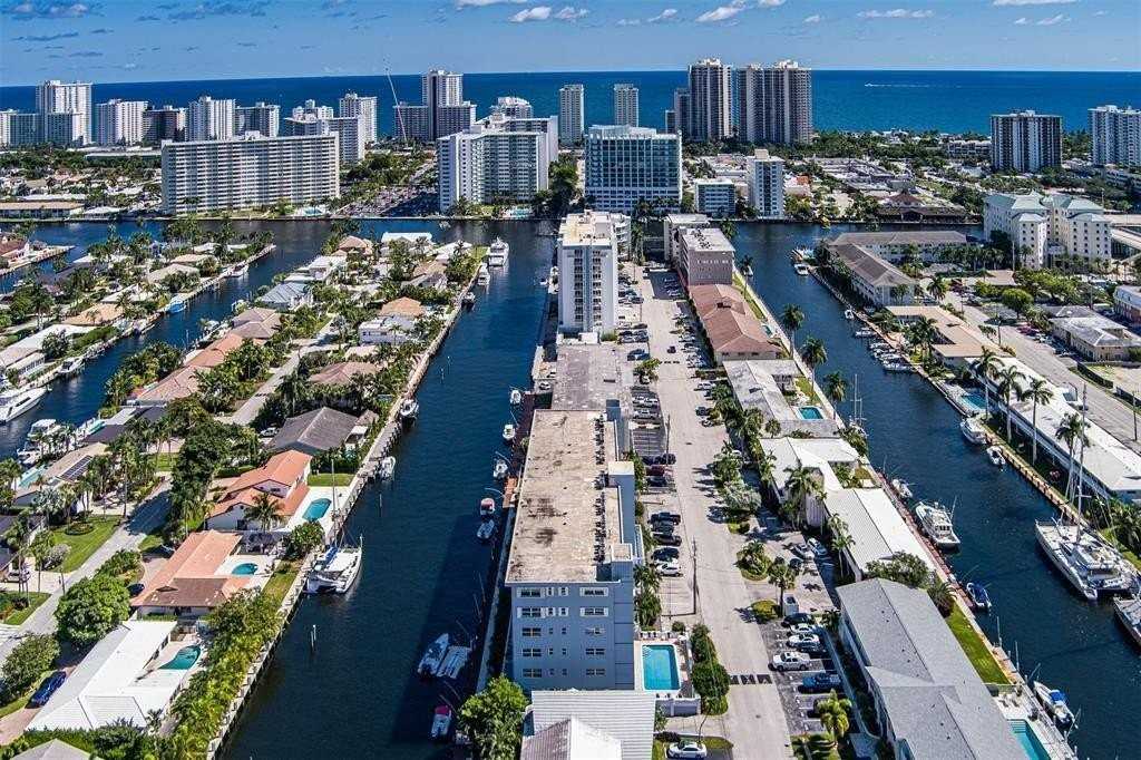 2829 Northeast 33rd Court #304 - Photo 3 of 14