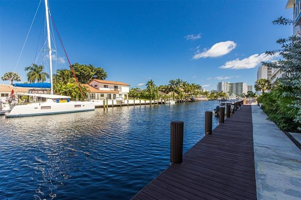 2829 Northeast 33rd Court #304 - Photo 6 of 14