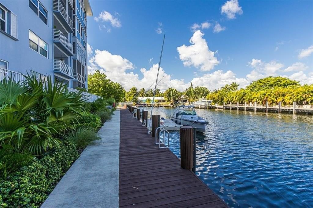 2829 Northeast 33rd Court #304 - Photo 7 of 14