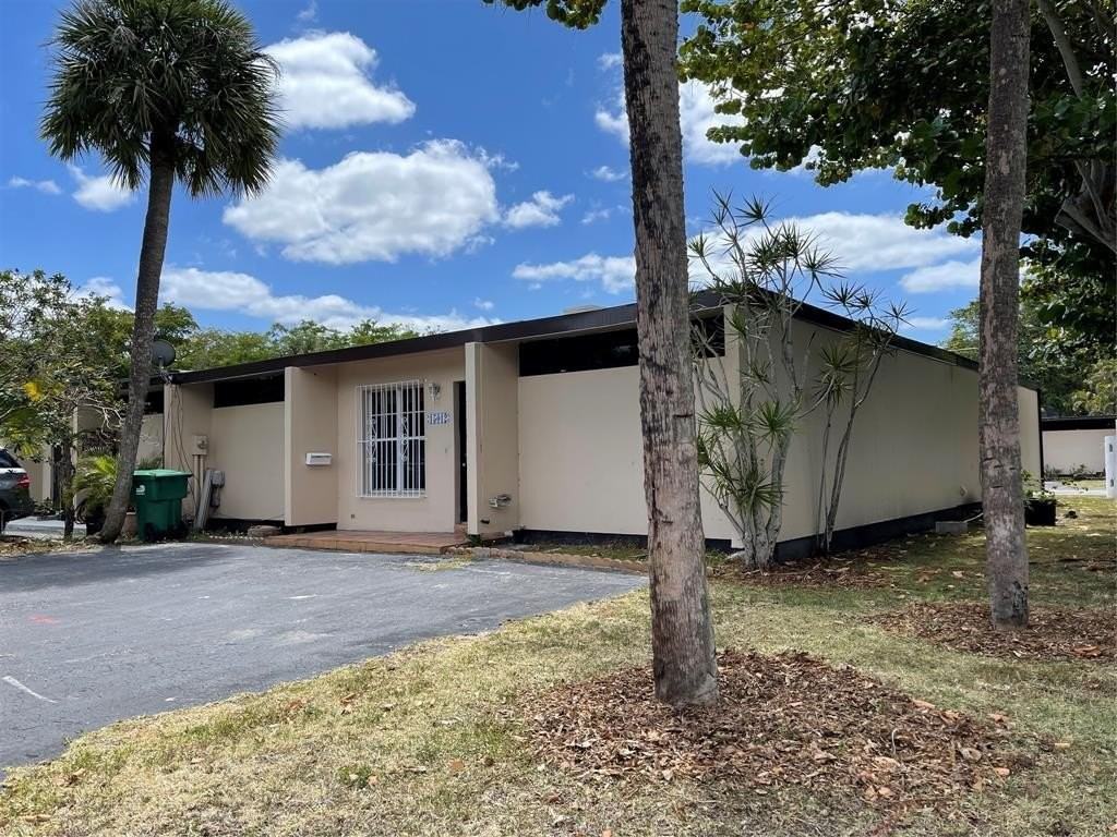 15012 Royal Palm Lane