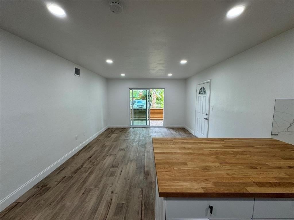 2200 Ne 173rd St #2 - Photo 4 of 11