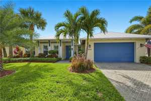 featured image of 3929 Shoreside Dr